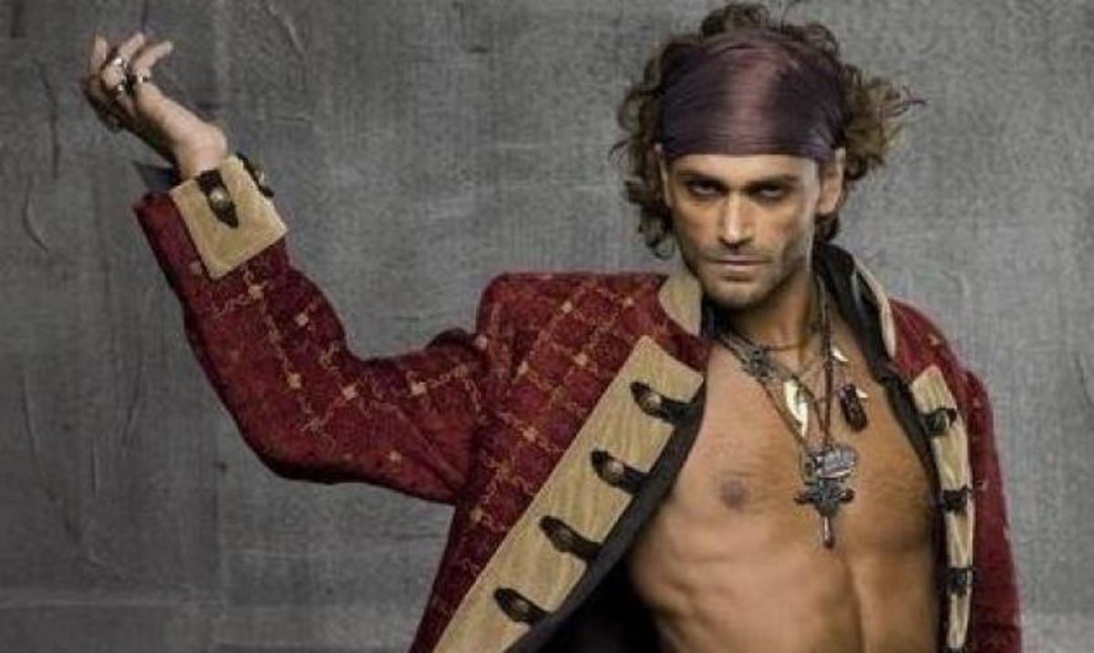 Τεό Θεοδωρίδης: Νέα ζωή μετά τα δύσκολα με την όμορφη σύντροφό του στο πλάι του!