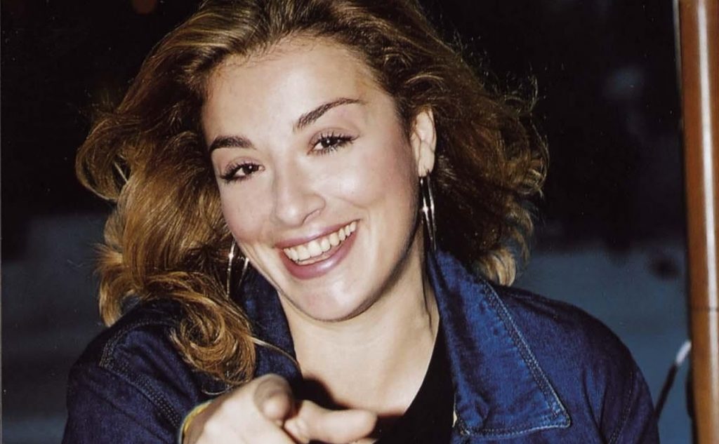 Τερέζα Παναγιωτοπούλου: Πώς είναι σήμερα η τραγουδίστρια με… Το κυπελάκι;