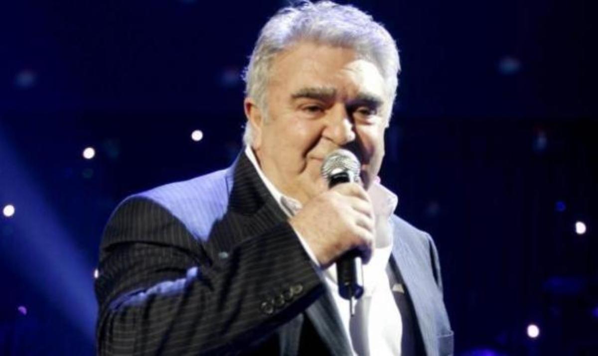 Σπάνια εμφάνιση του Πασχάλη Τερζή με τις γυναίκες της ζωής του!