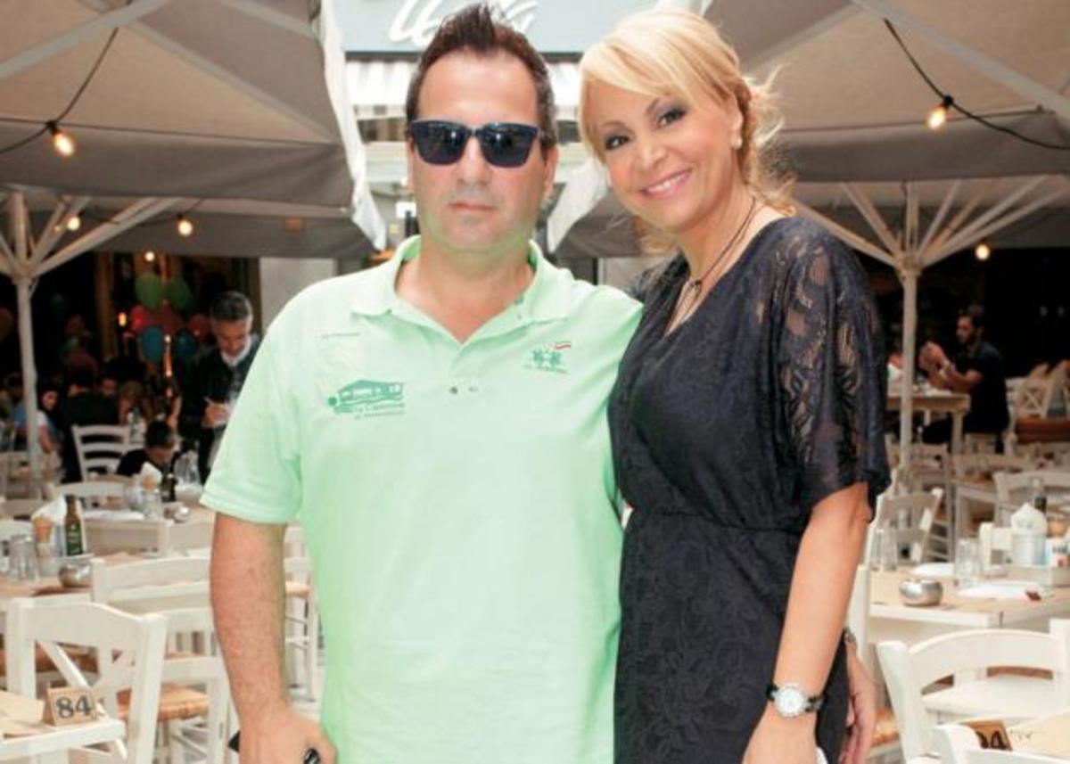 Γιατί βρέθηκε στο νοσοκομείο ο σύζυγός της Τέτας Καμπουρέλη λίγες μέρας μετά την ένοπλη ληστεία στο σπίτι τους – Βίντεο