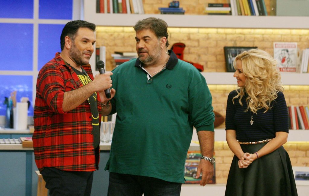 Ποιος δημοφιλής τραγουδιστής θα επισκεφθεί τα Καρντάσιανς;