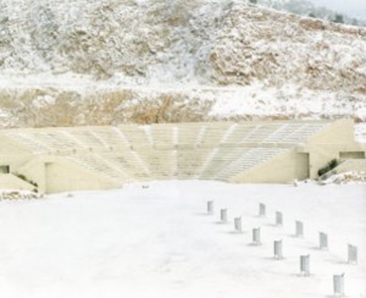 Η Πετρούπολη γιορτάζει τα 30 χρόνια του Θεάτρου Πέτρας