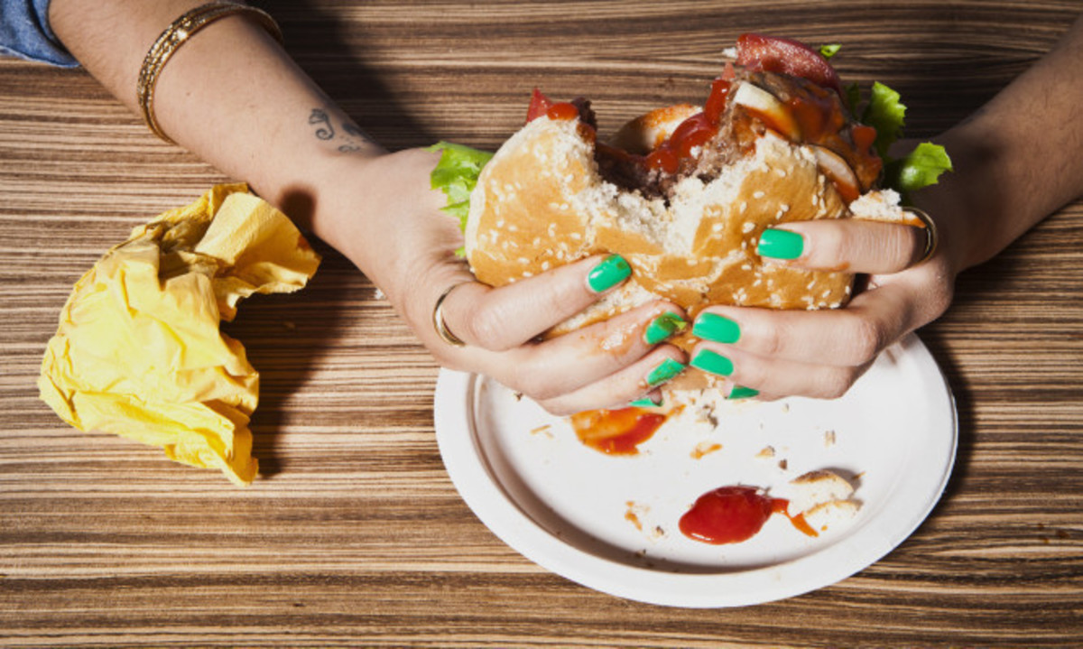 Με πόσο fast food την ημέρα κινδυνεύετε με σοβαρές ορμονικές ασθένειες