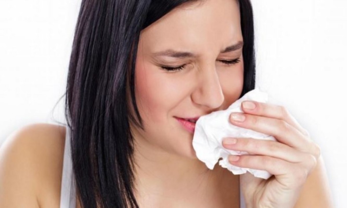 Φλέμα στον λαιμό: Τι να κάνετε για να φύγει