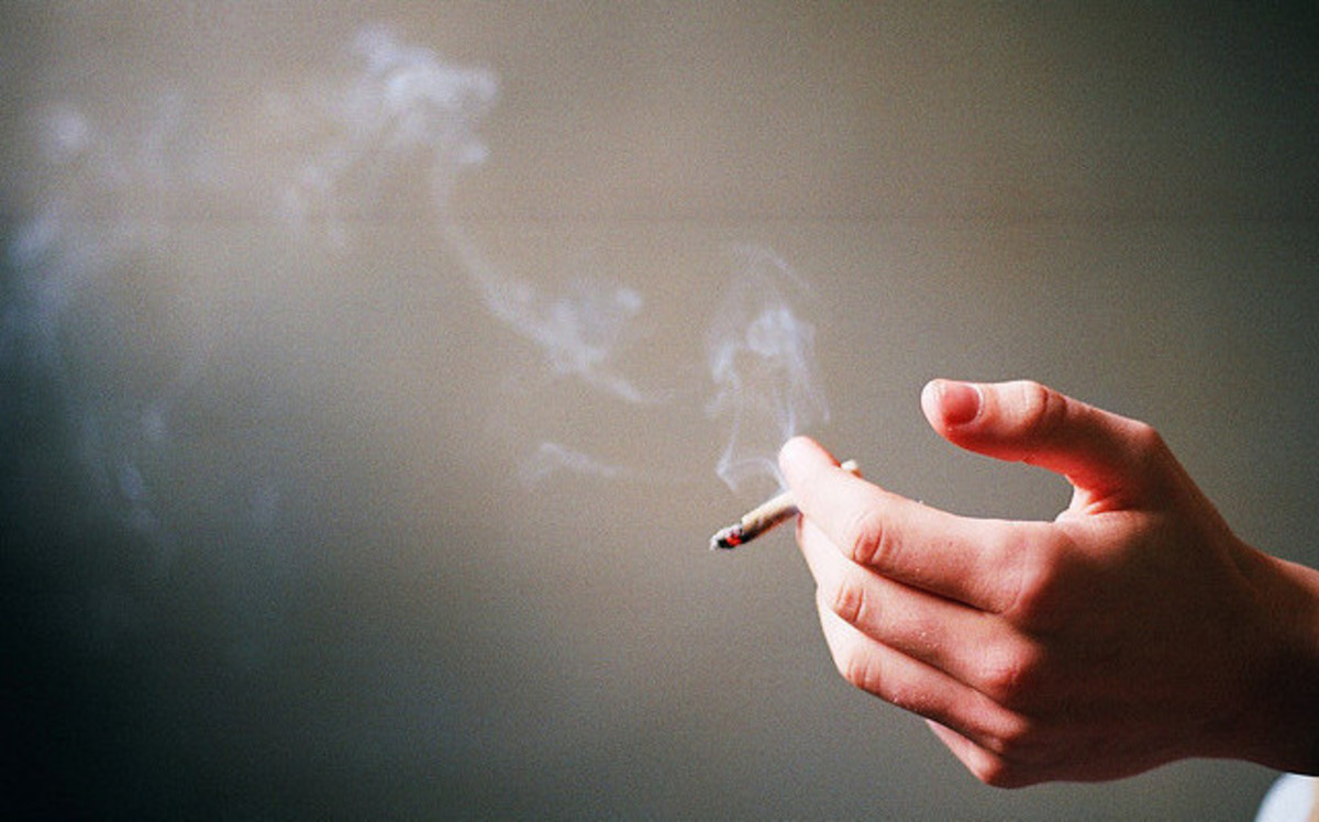 Πώς βγαίνουν οι κίτρινοι λεκέδες στα δάχτυλα από το κάπνισμα