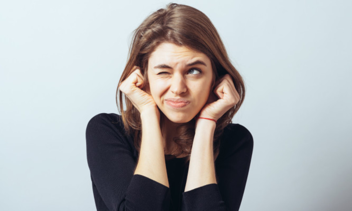 Σας εκνευρίζει ο ήχος που κάνουν οι άλλοι όταν μασάνε; Δείτε γιατί!