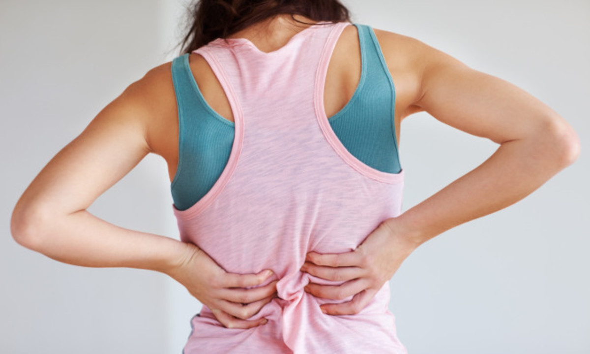 Μυϊκοί σπασμοί: Τι είναι και ΟΛΕΣ οι υποκείμενες πιθανές αιτίες