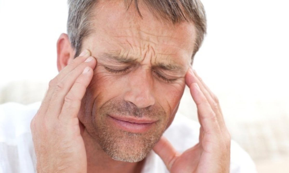 Βήχας και πονοκέφαλος μαζί: Τι σας συμβαίνει – Πότε να πάτε στο γιατρό!