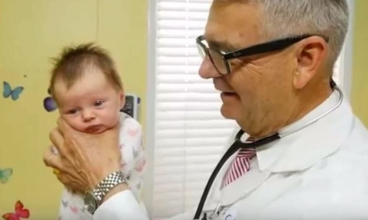 Πώς να ηρεμήσετε ένα μωρό που κλαίει: Το βίντεο που έγινε viral!