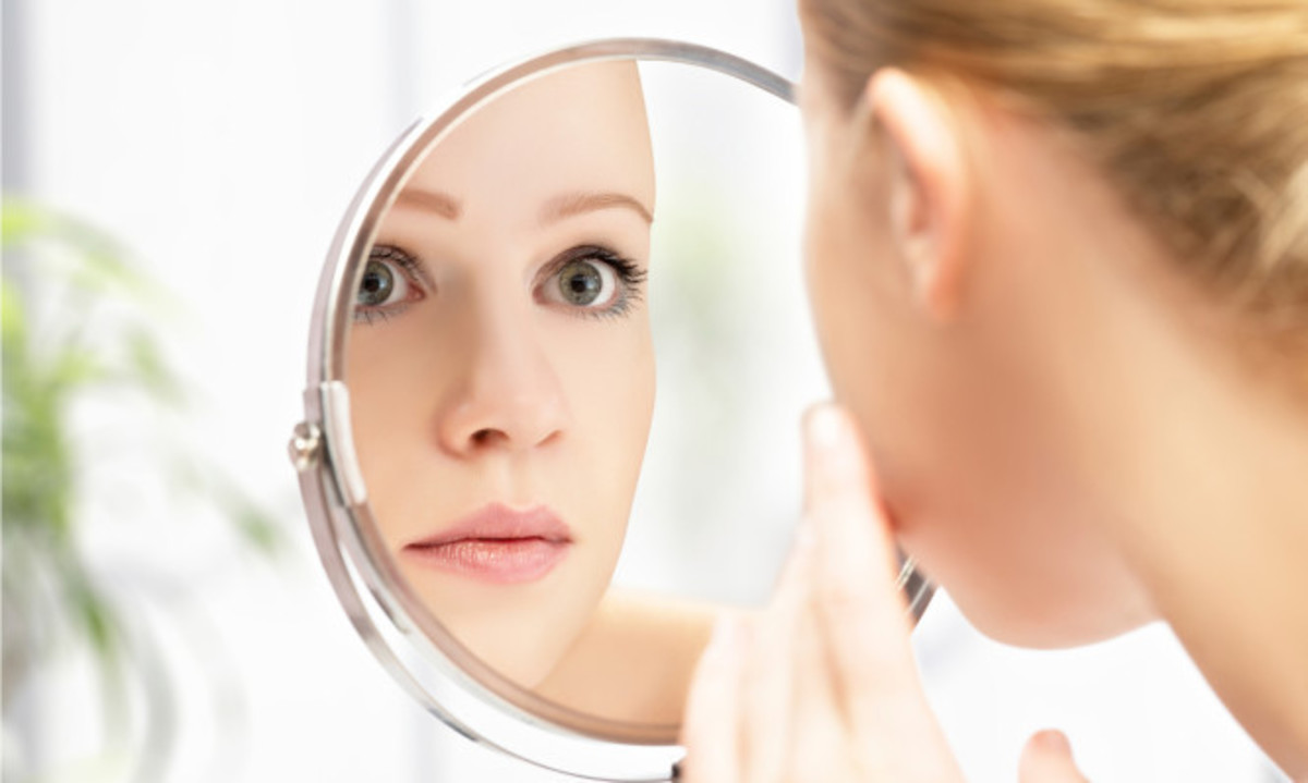 Σπυράκια: Γιατί και πώς δημιουργούνται για να τα προλαβαίνετε – Μοναδικό βίντεο