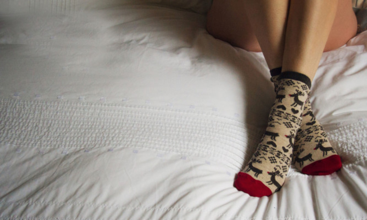 Σεξ: Δείτε τι γίνεται όταν φοράτε… τις κάλτσες σας!