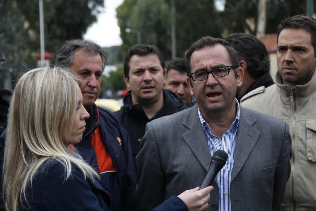 Η επιστράτευση δε λύνει το πρόβλημα