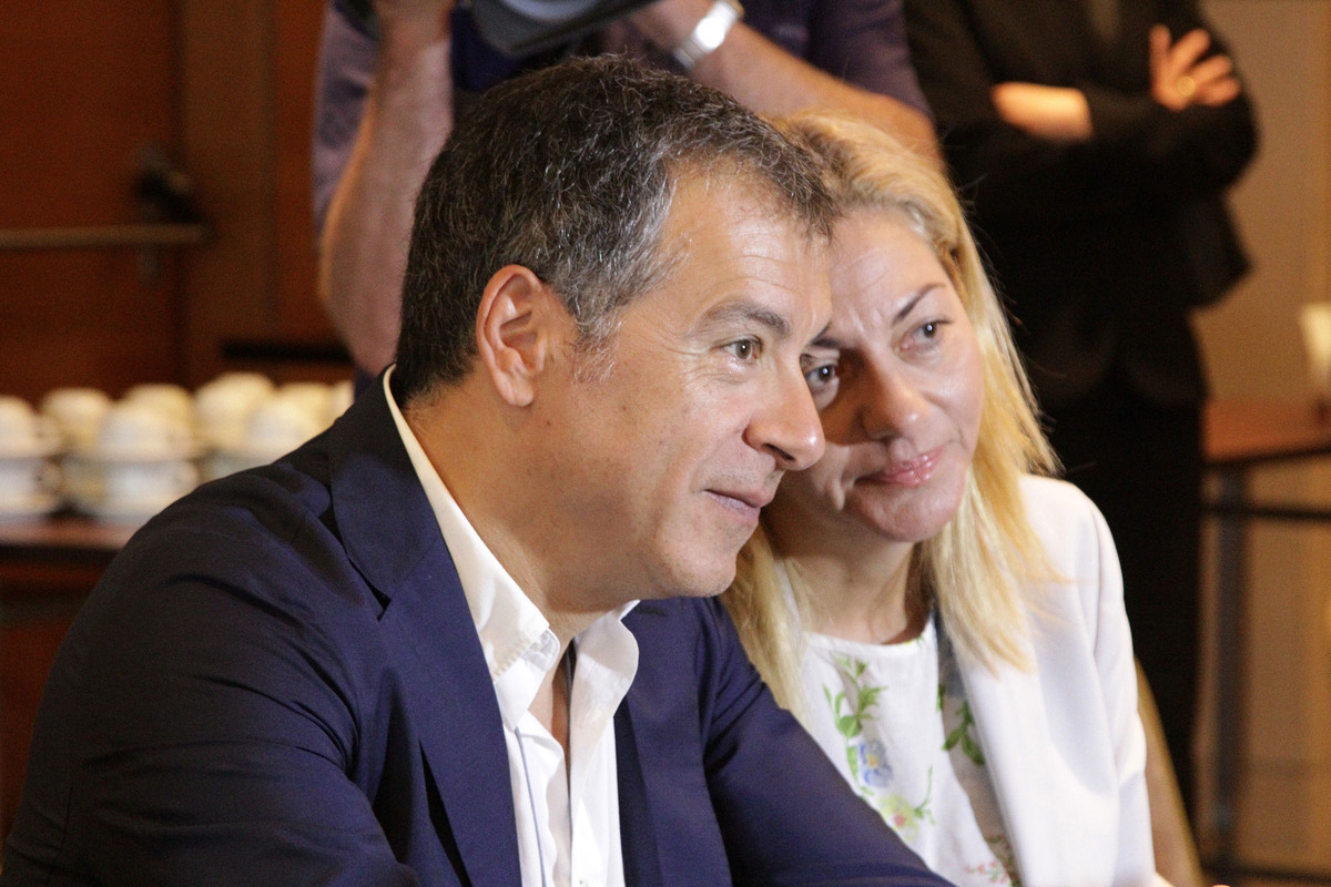Σ. Θεοδωράκης: Να περάσει στο ΕΣΡ η αρμοδιότητα για τις τηλεοπτικές άδειες