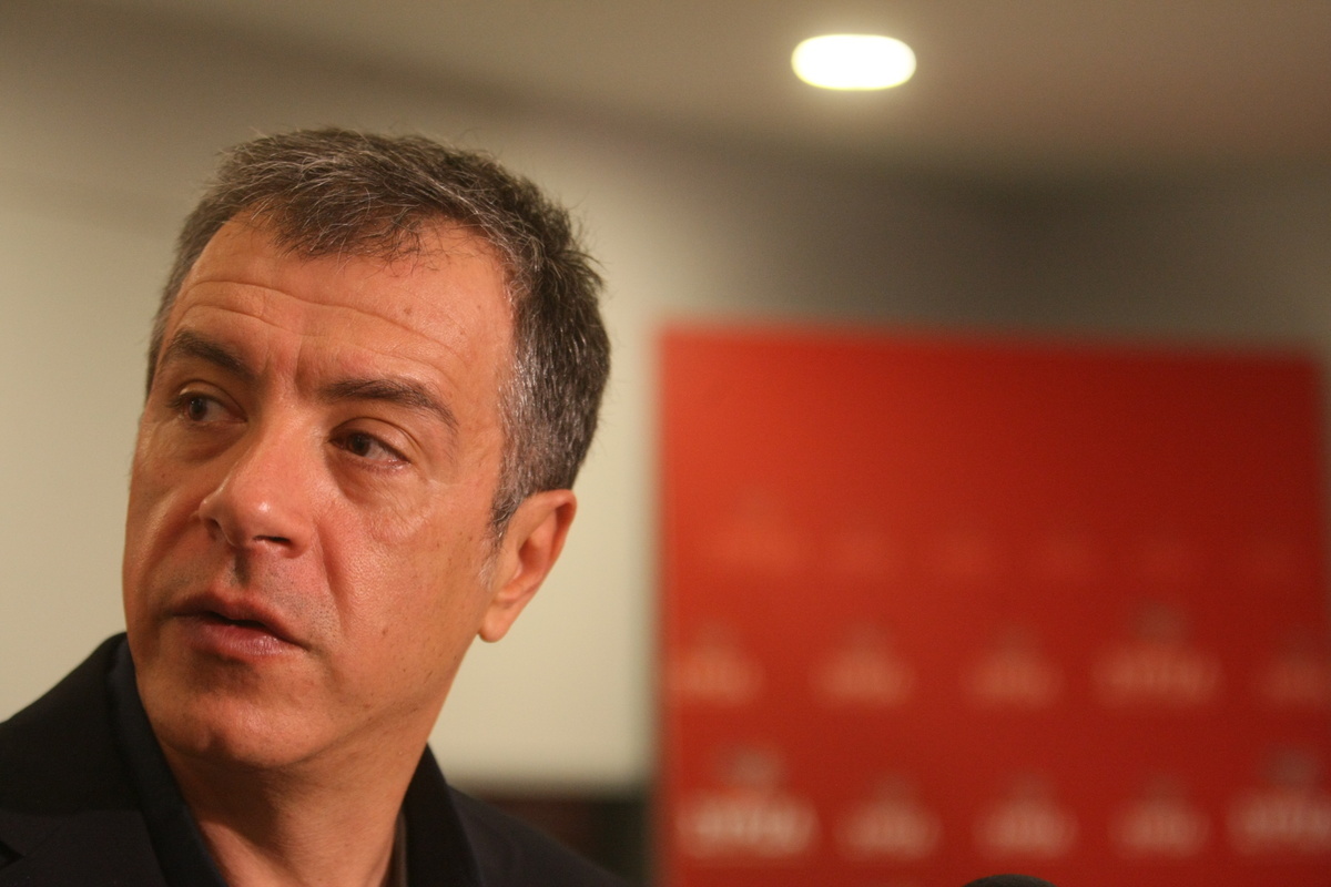 Θεοδωράκης στο reuters: Εθνική συνεννόηση για το θέμα των τραπεζών