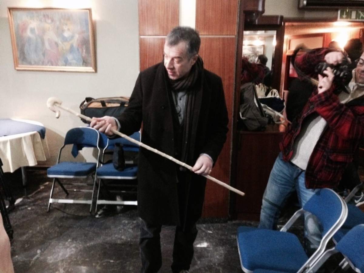 Άφησε το σακίδιο και έπιασε… τη γκλίτσα ο Θεοδωράκης (ΦΩΤΟ)