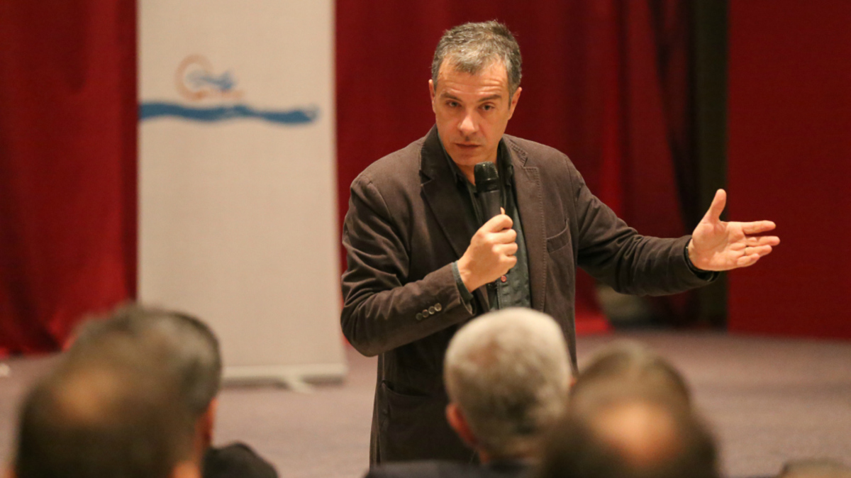 Θεοδωράκης: Λάθος η επίσπευση της εκλογής Προέδρου της Δημοκρατίας