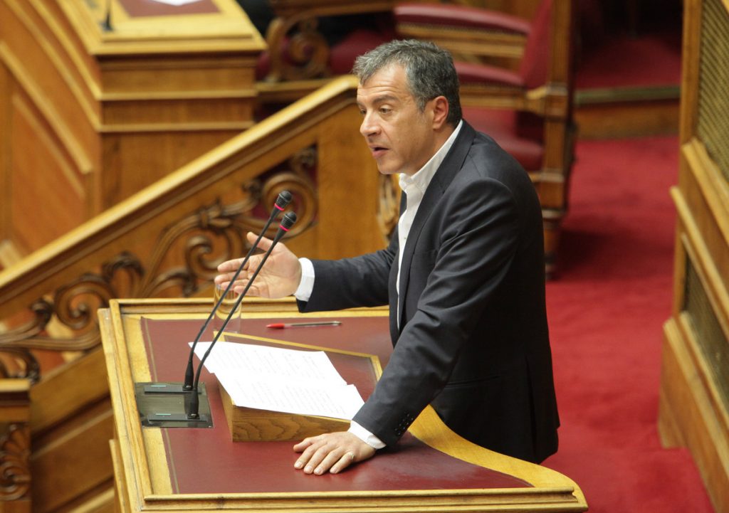 Σ. Θεοδωράκης: Μιλάτε για εκλογές και δημοψήφισμα για να φυτιλιάσετε την αβεβαιότητα