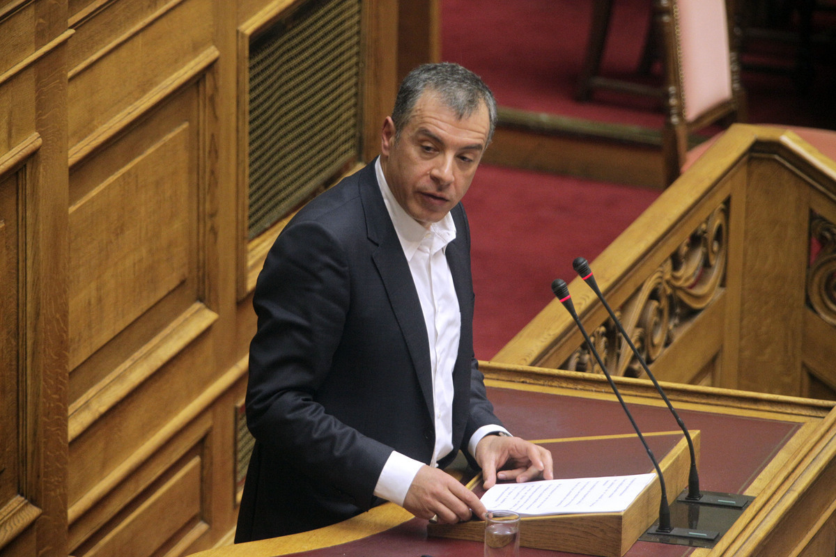 Βουλή – Θεοδωράκης: Δεν μπορούμε να είμαστε σύμμαχοι, είμαστε αντίπαλοι