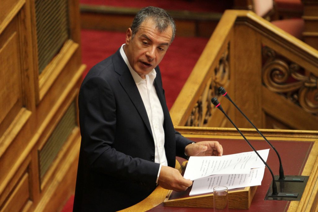 Την οργή δύο υπουργών προκάλεσε ο Θεοδωράκης
