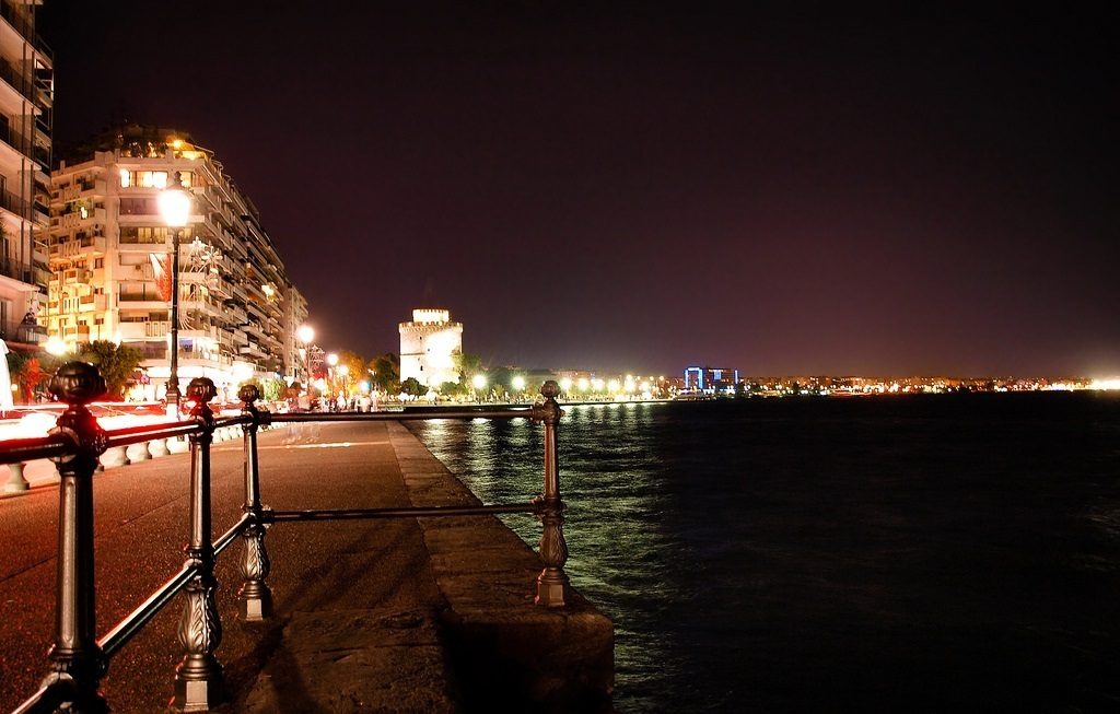 «Η Θεσσαλονίκη είναι εκτροφείο σκύλων (τραγουδιστών)»!
