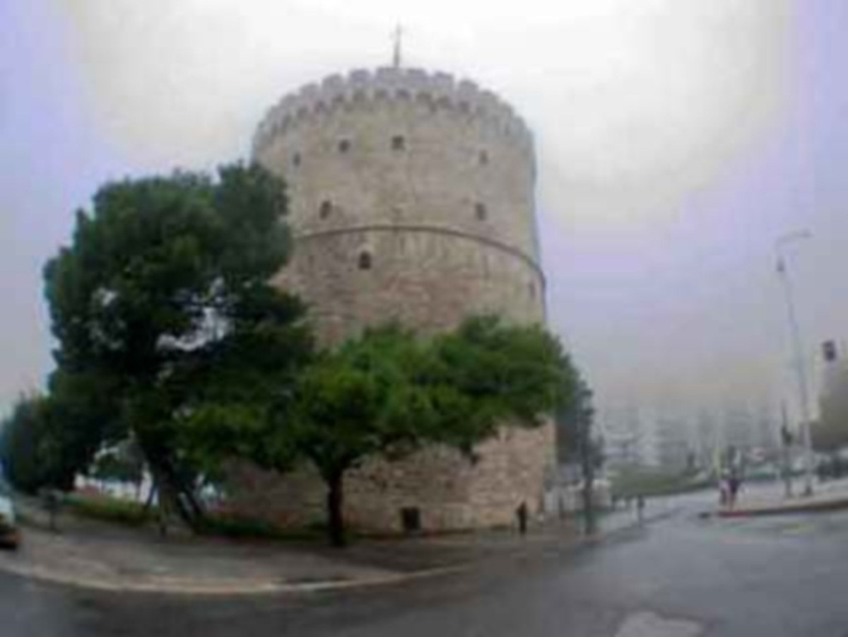 Χάος στο κέντρο της Θεσσαλονίκης λόγω της νεροποντής