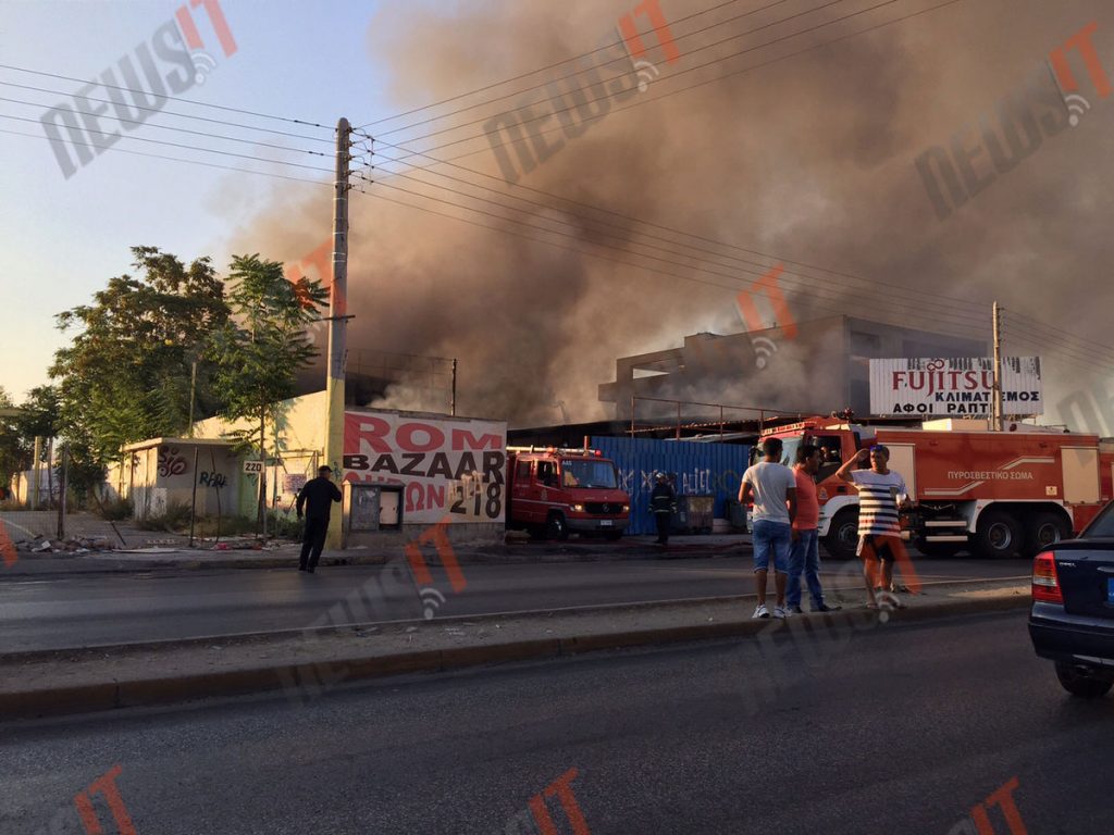 Φωτιά σε καταυλισμό Ρομά στη Θηβών