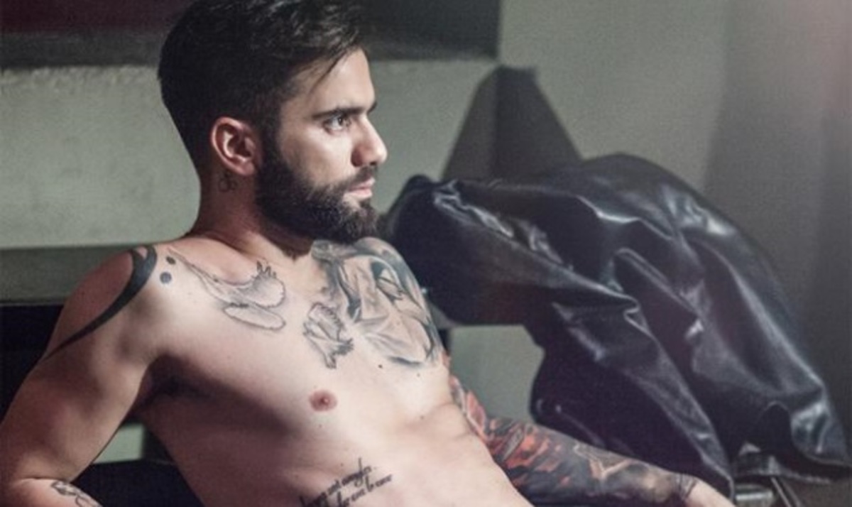 Η ημίγυμνη φωτογράφιση του Θοδωρή Μαραντίνη