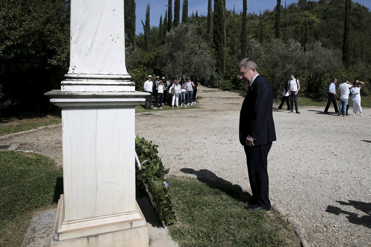 Μπαχ: Ευχαριστώ τους Έλληνες για την αλληλεγγύη τους στους πρόσφυγες