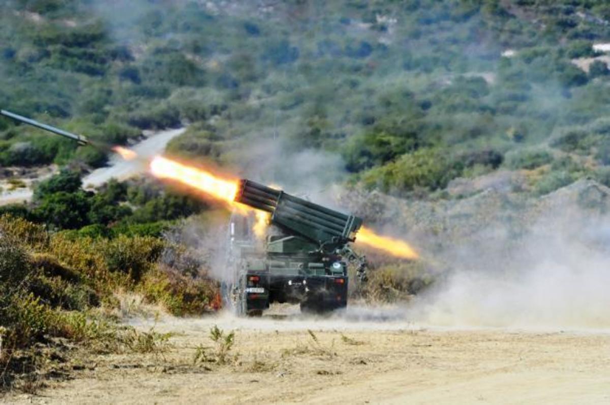 Άστραψε και βρόντηξε το Πυροβολικό στη Θράκη – Εντυπωσιακές ΦΩΤΟ