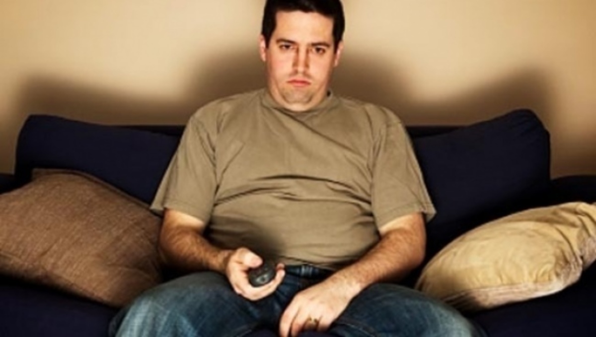 Αν βλέπετε πάνω από 4 ώρες TV καθημερινά, δείτε τι θα πάθετε μεγαλώνοντας…