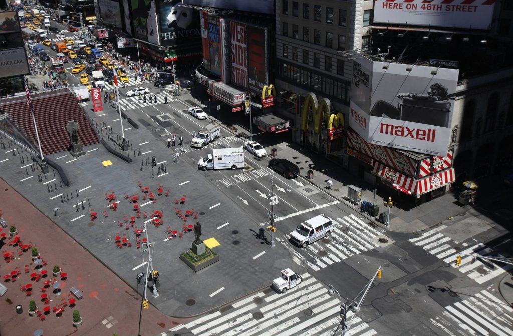 Ξανάνοιξε η Times Square, μετά από έρευνες για ύποπτο πακέτο