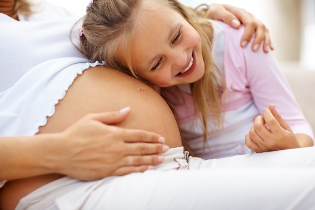 Χρεώνουν ακόμη τους τοκετούς στα δημόσια νοσοκομεία