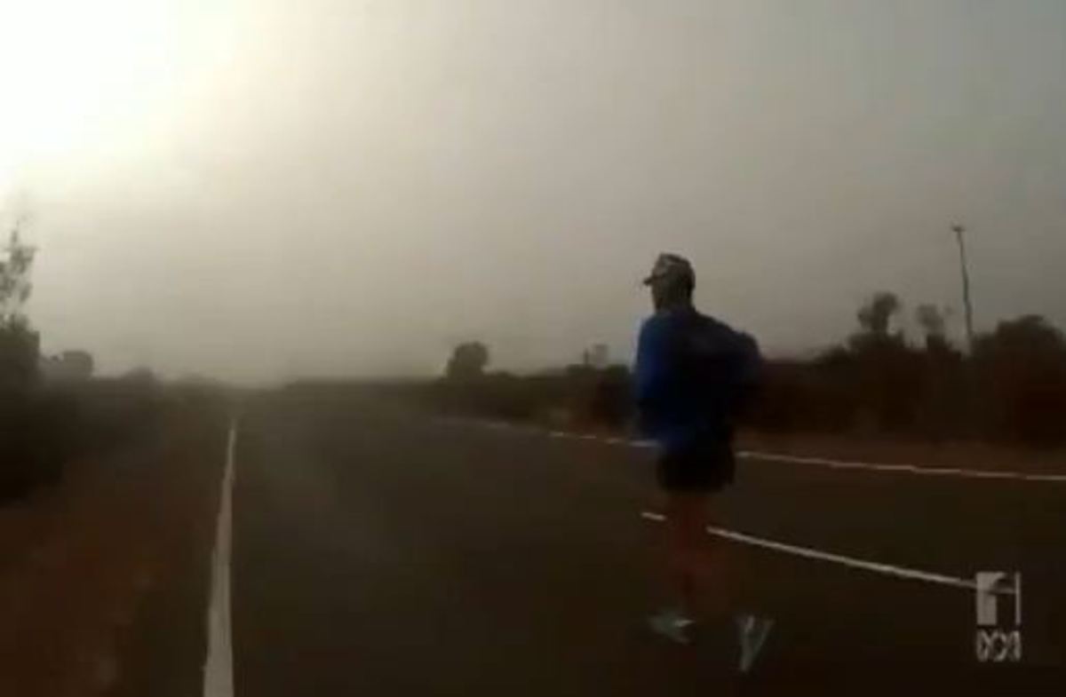 Γύρισε όλο τον κόσμο με τα πόδια! – ΒΙΝΤΕΟ