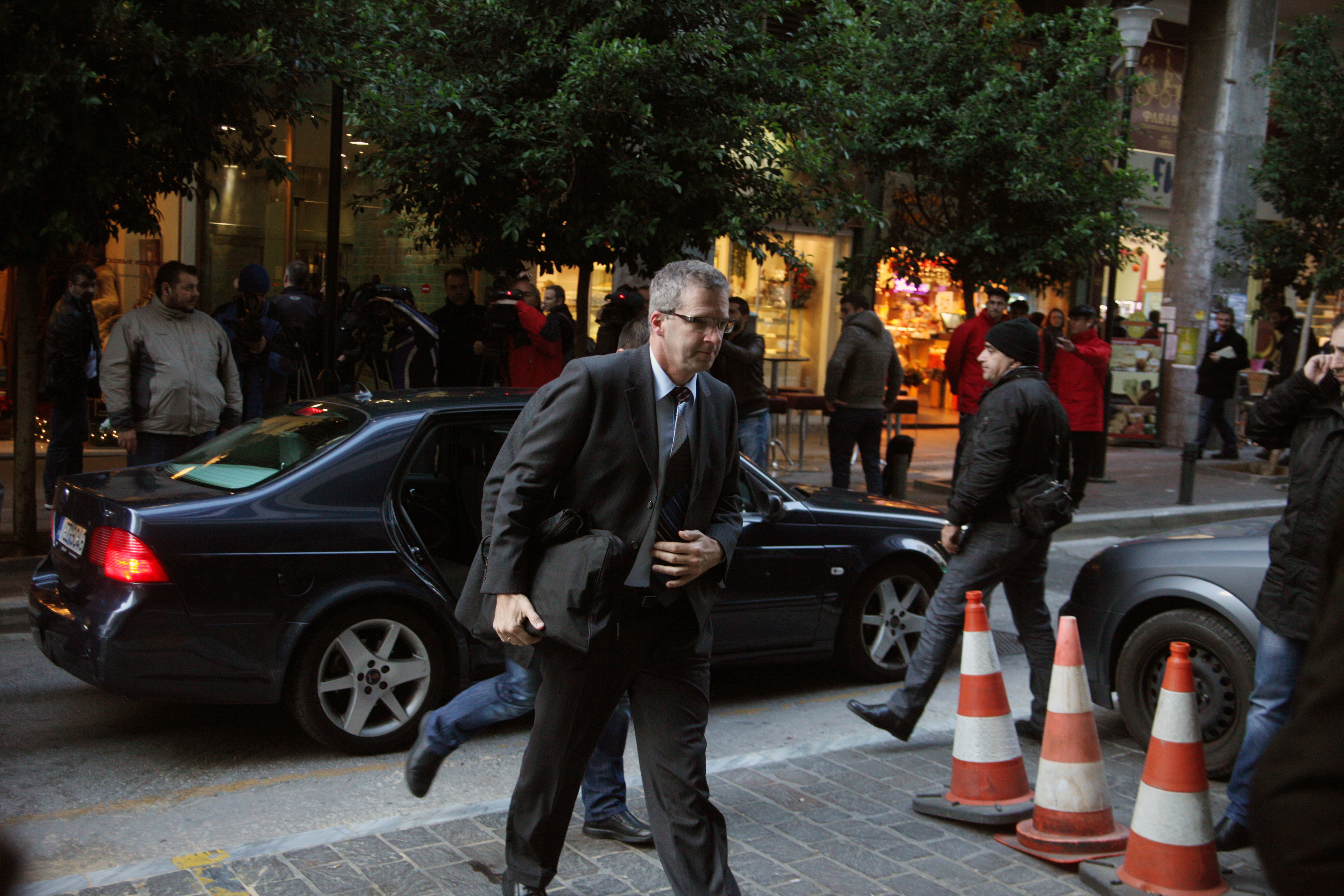 Χωρίς συμφωνία αναχωρεί η Τρόικα – Στο Eurogroup θα κριθούν τα ΕΑΣ και η δόση του 1 δισ. ευρώ – Νομοθέτηση για πλειστηριασμούς μέχρι την Παρασκευή