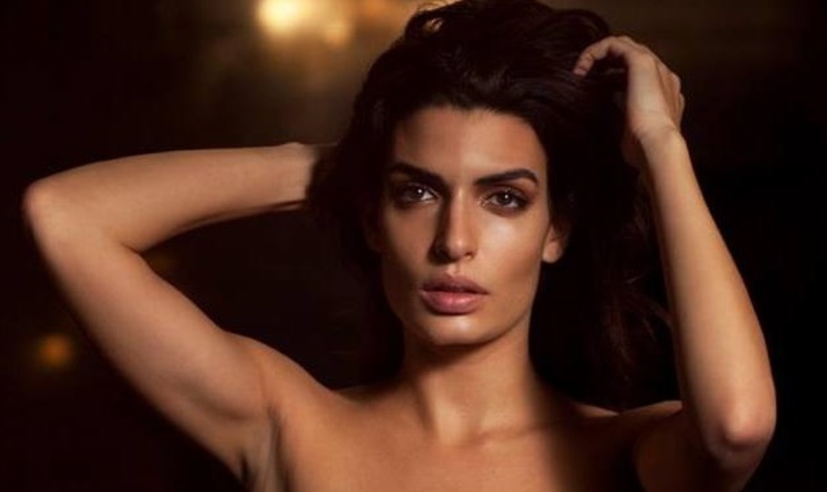 Το κορίτσι του James Bond μιλά για τις πλαστικές και τη σχέση με τον Αλέξη Γεωργούλη