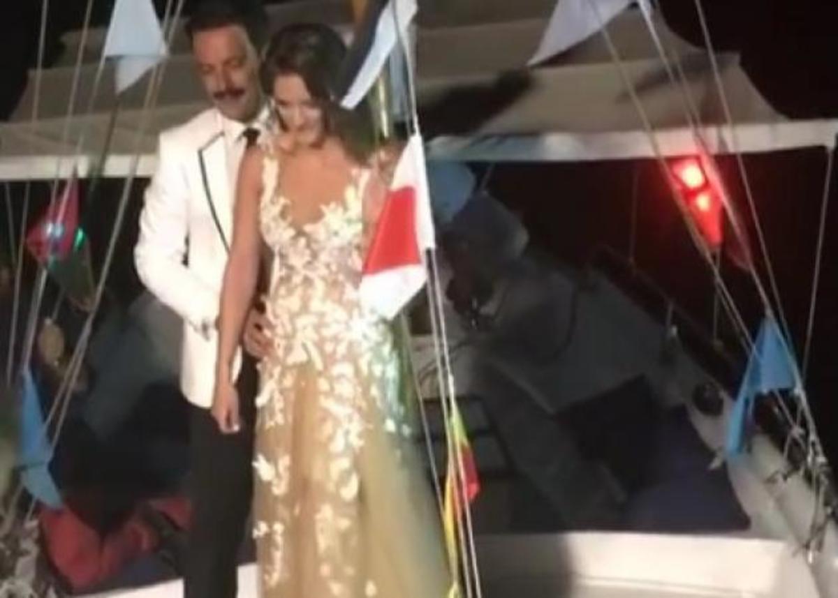 O Tόνυ Σφήνος παντρεύτηκε την αγαπημένη του και μας έδειξε για πρώτη φορά το πρόσωπό του!