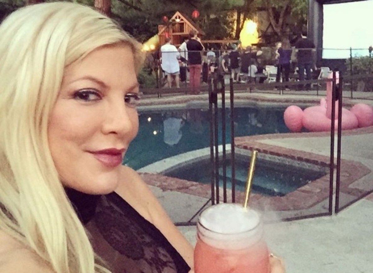Tori Spelling μετά από 20 χρόνια αποχωρίστηκε το ξανθό!