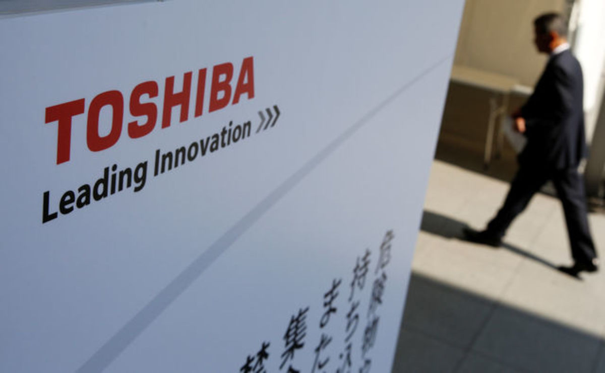 Η Apple και η Google γλυκοκοιτάζουν την Toshiba!