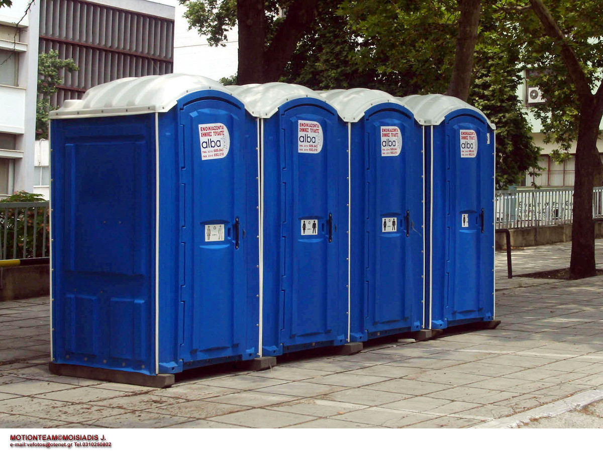 Χημικές τουαλέτες σε όλες τις λαϊκές αγορές