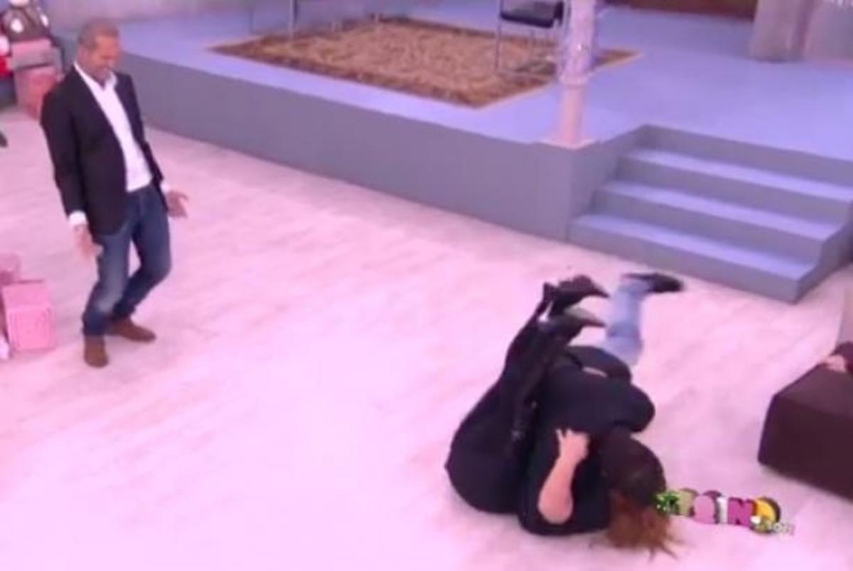 Η απίστευτη τούμπα της Βίκυς Σταυροπούλου! Την πέταξε κάτω ο Γεωργούλης!