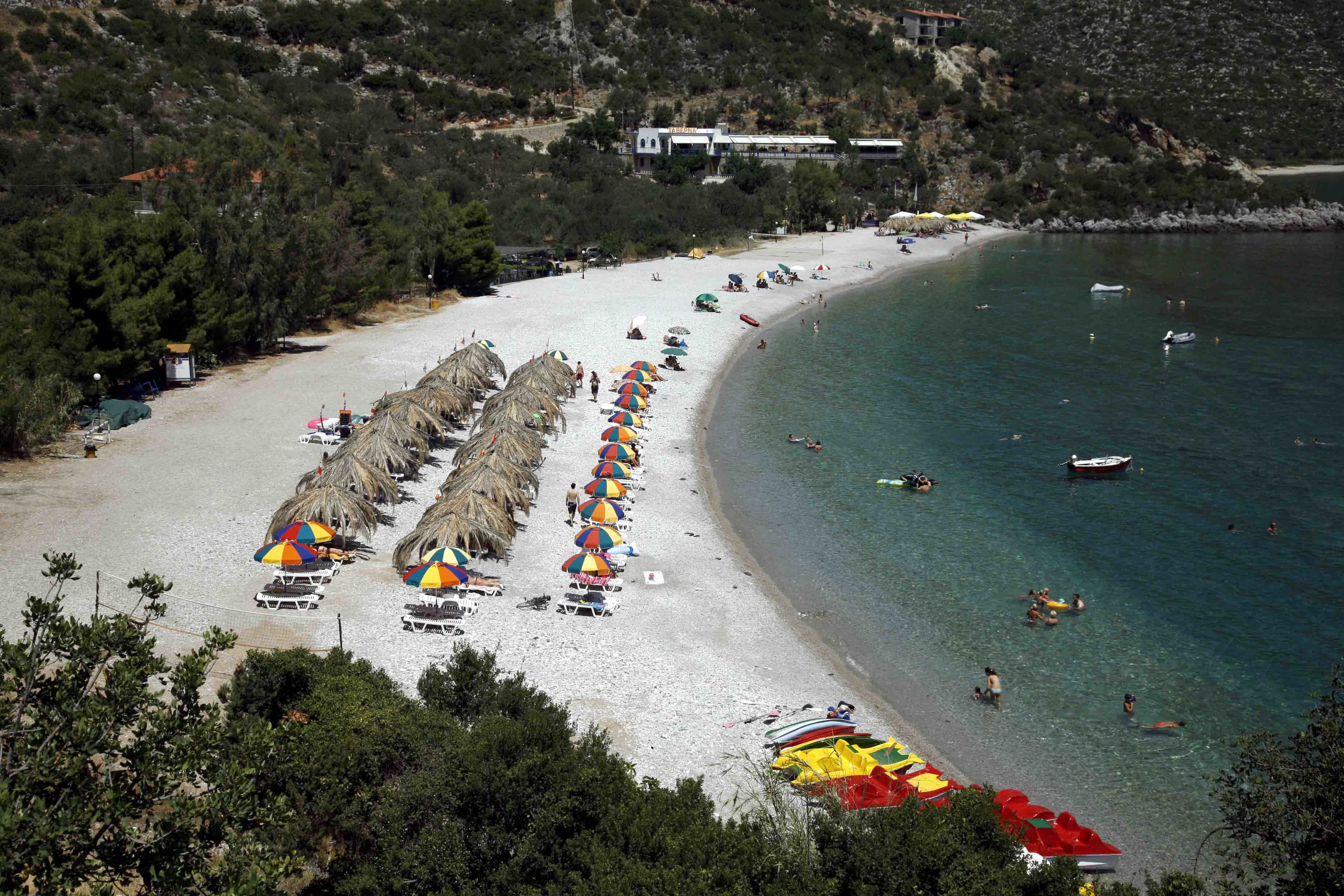 ΙΝΣΕΤΕ: Μύθος τα περί “φθηνών διακοπών” στην Ελλάδα – Αλλάζει το “προφίλ” των τουριστών