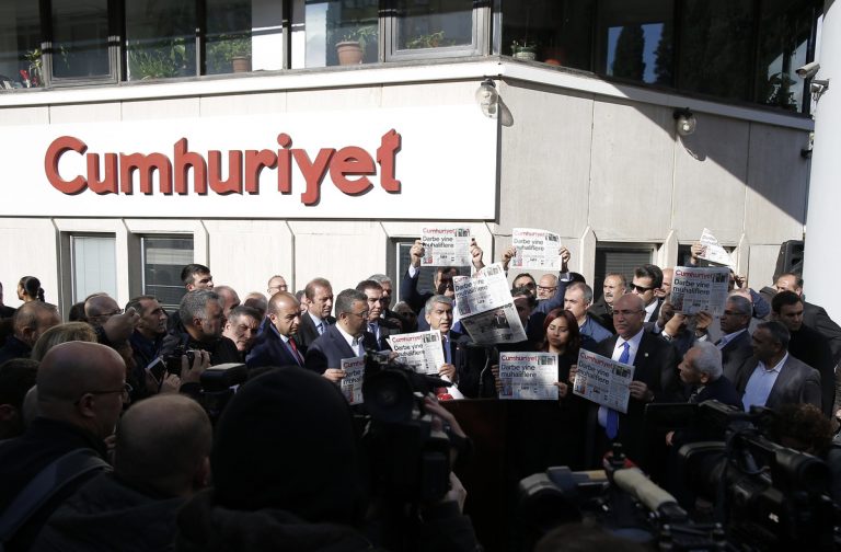 Ανησυχεί η Γερμανία για τις συλλήψεις δημοσιογράφων στην Τουρκία