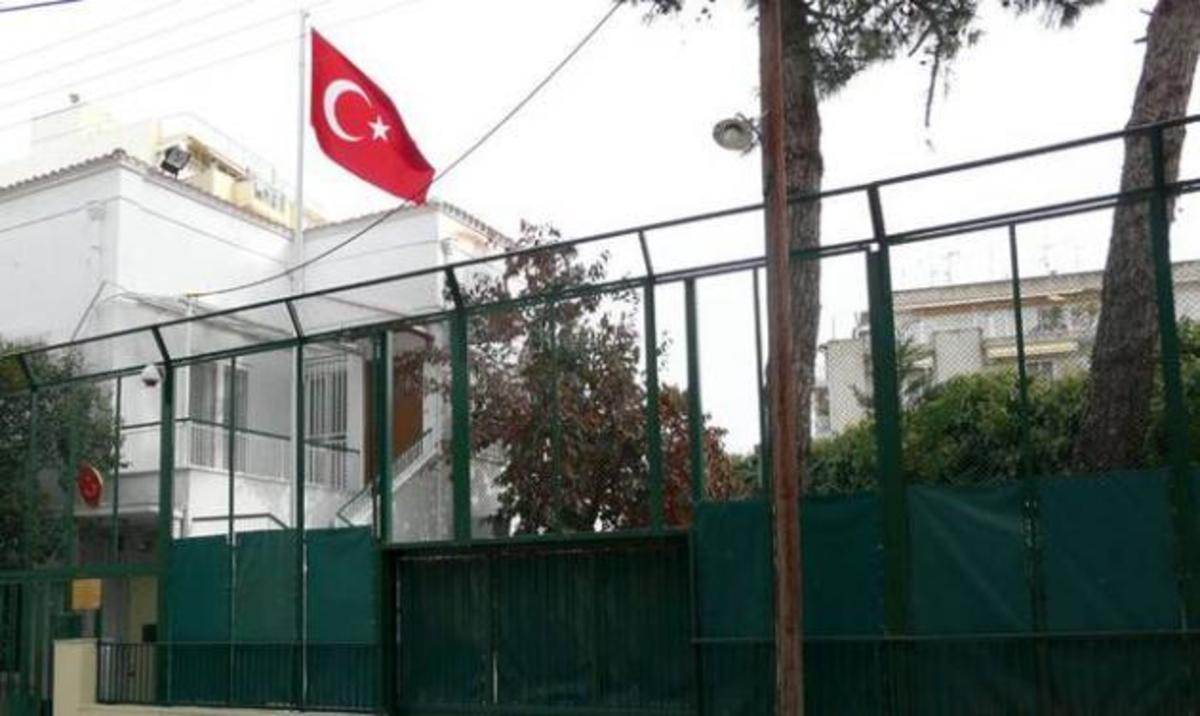 Κομοτηνή: Επίθεση στο τουρκικό Προξενείο – Άγνωστοι φώναζαν συνθήματα υπέρ του DHKP/C