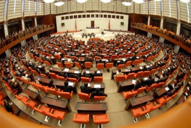 Ξύλο στο τουρκικό κοινοβούλιο!