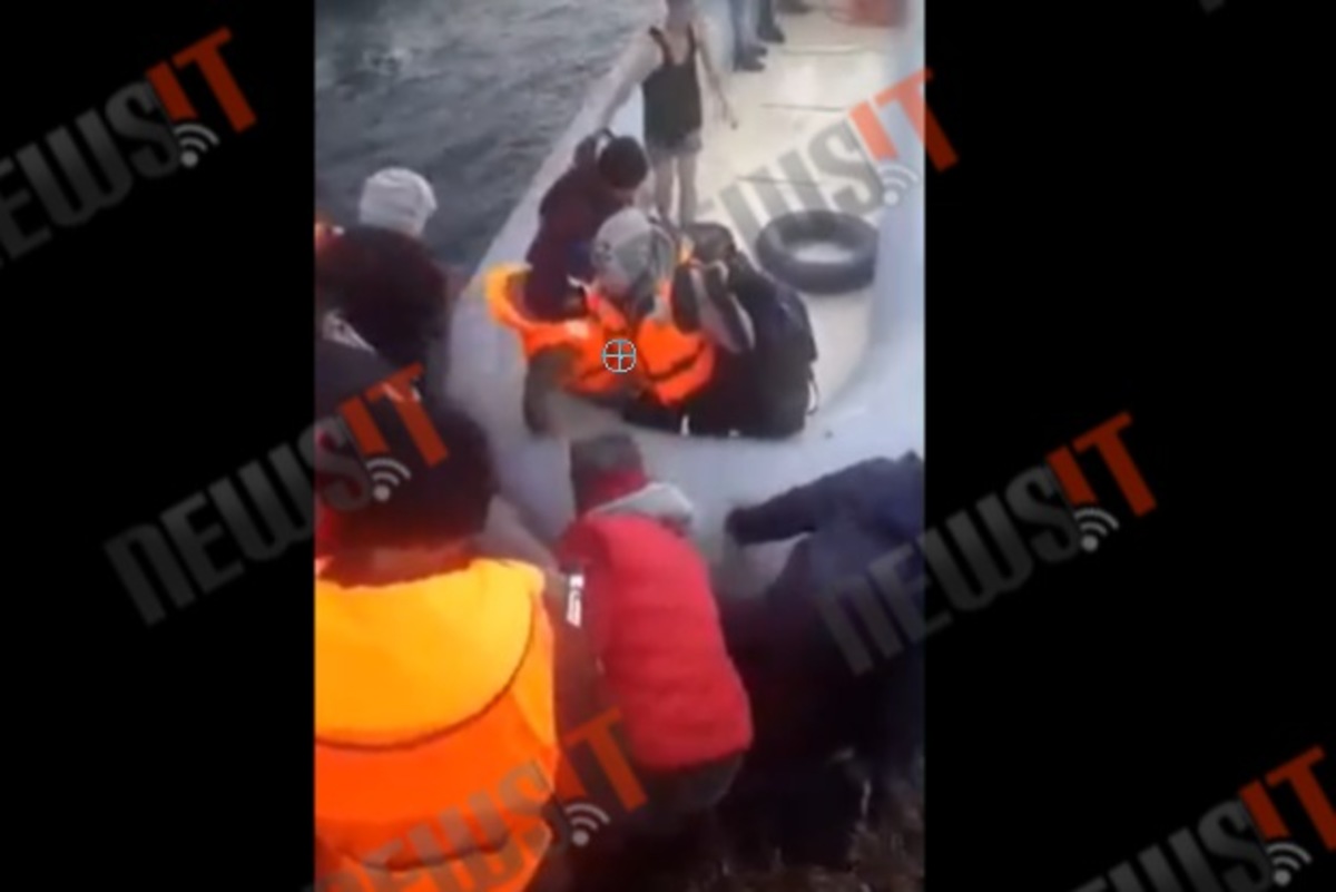 Πρόσφυγες στα τουρκικά παράλια