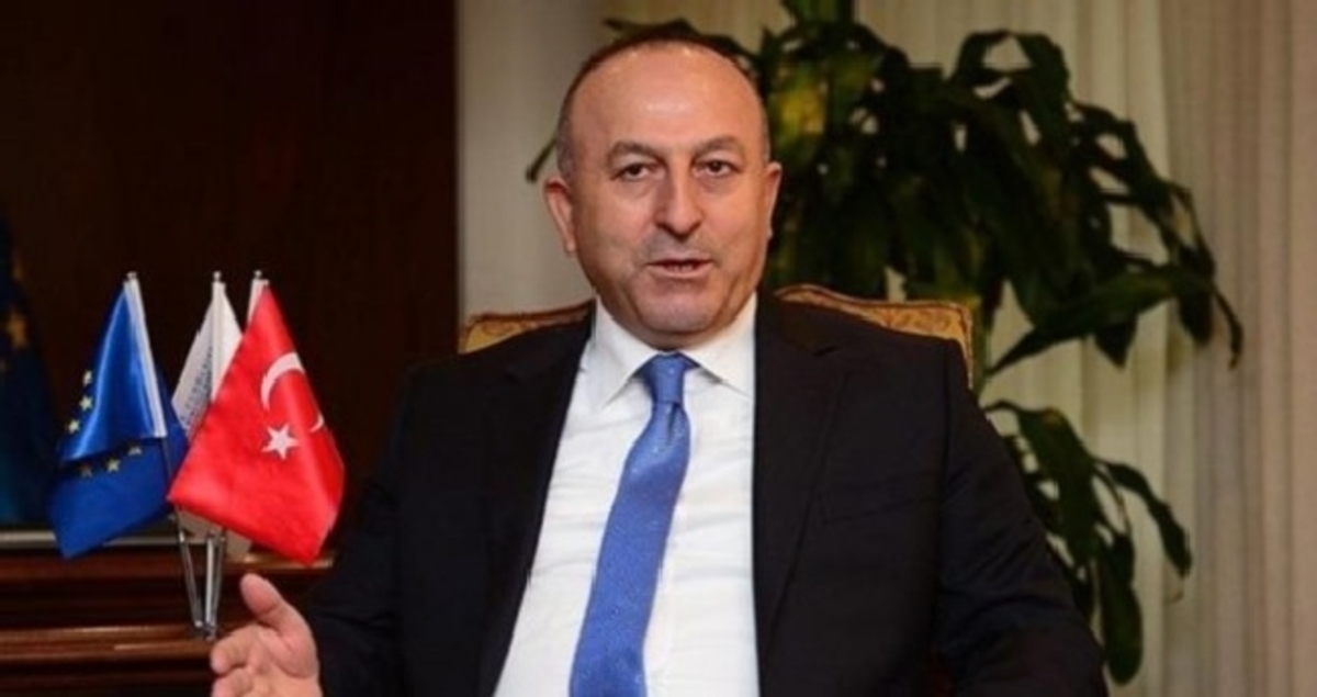 Τσαβούσογλου: “Δεν είναι ρεαλιστικό η Τουρκία να διεξαγάγει χερσαία επιχείρηση για τη Κομπάνι!”