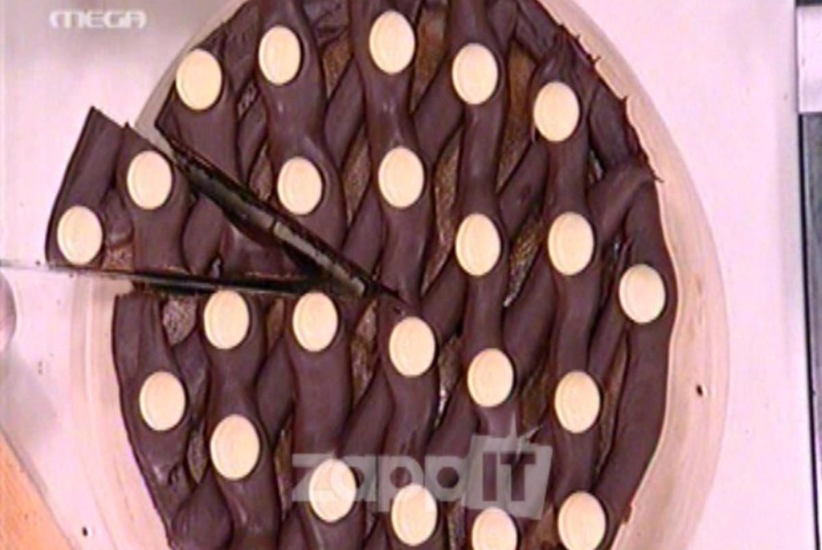 Ο Άκης Πετρετζίκης παρουσιάζει το καλύτερο τσιζκέικ του κόσμου!