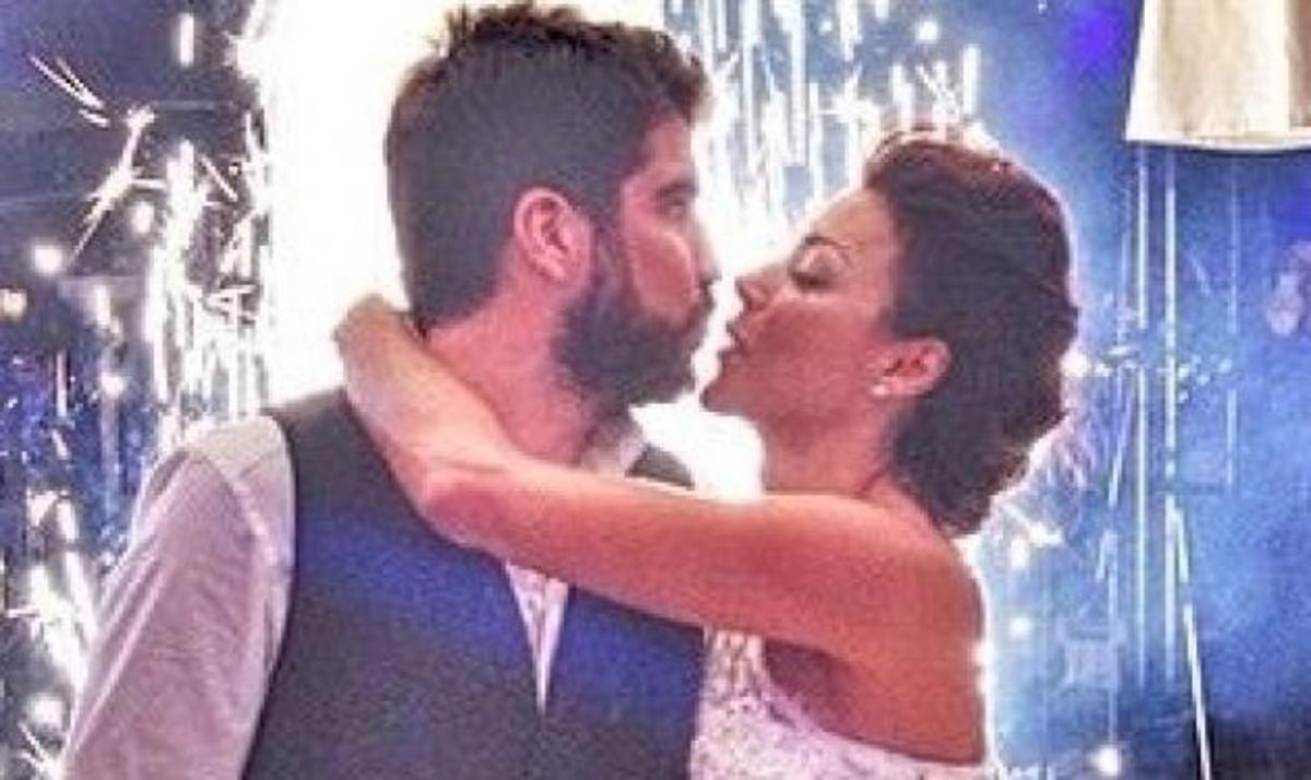 H γαμήλια τούρτα της Σίσσυς Φειδά και του Γιώργου Ανδρίτσου!