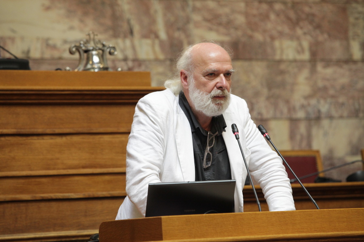 Τουσέν:  “Κοράκια” “σπεκουλάρουν” πάνω στο ελληνικό χρέος – Βίντεο