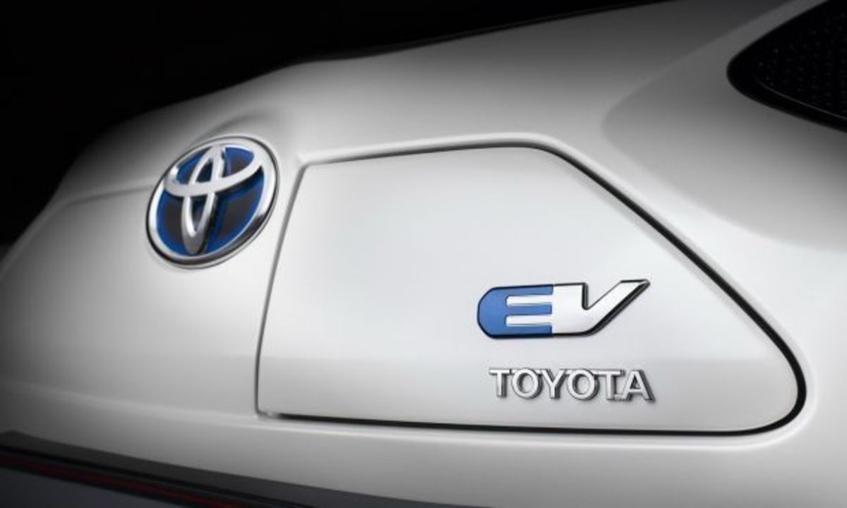 Στροφή στην ηλεκτροκίνηση σκέφτεται η Toyota